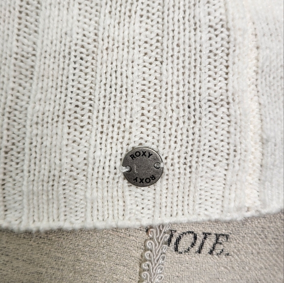 Roxy Ribbed Knit Sleeveless Top - Picture 7 of 10